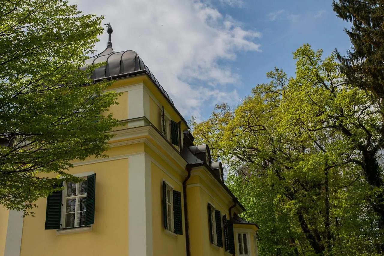Villa Trapp Зальцбург 3*,  Австрия